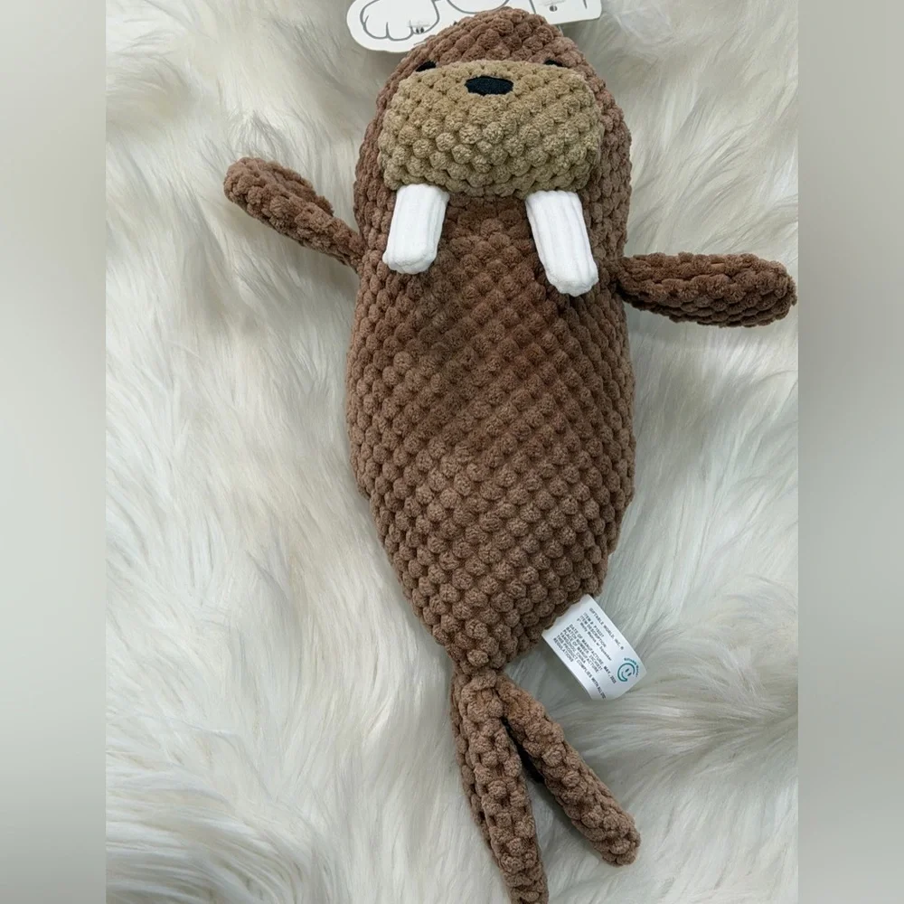 NWT Giftable World 9” Wolly Walrus Squeaker Dog Toy
